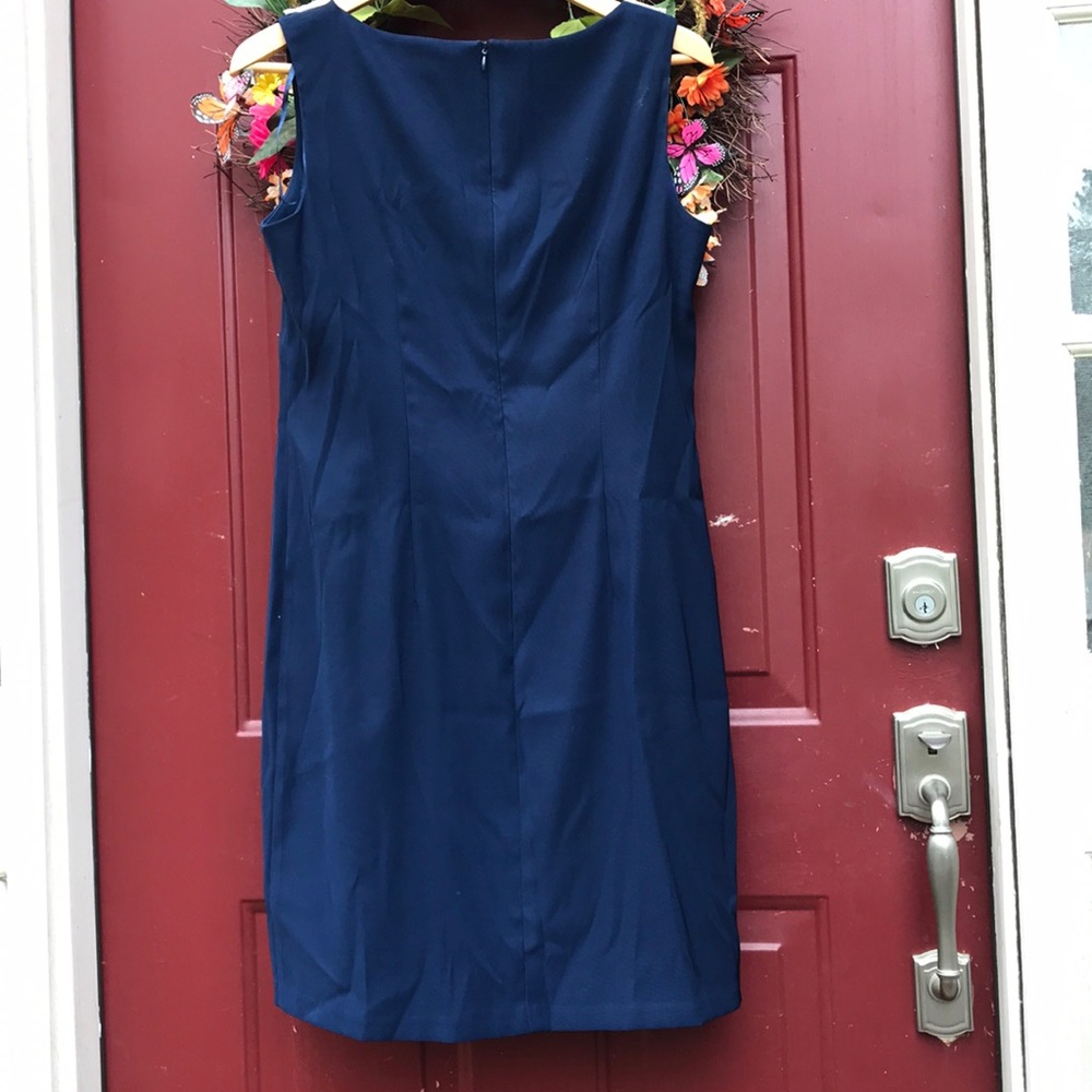 Dress - Picture 3 of 4